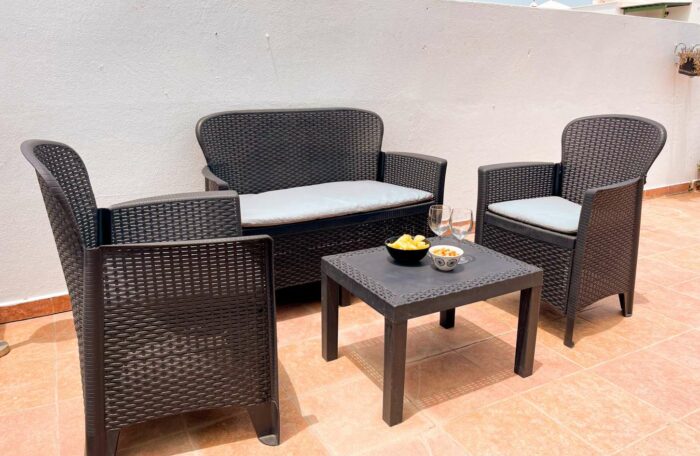 villa to rent in lanzarote terrace