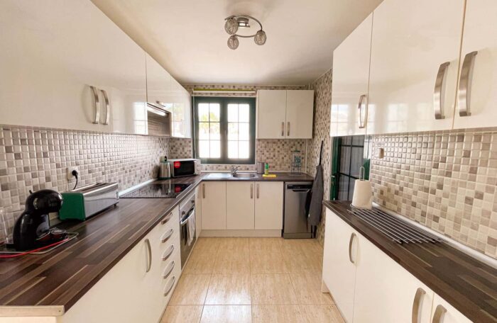 kitchen in villa to rent lanzarote