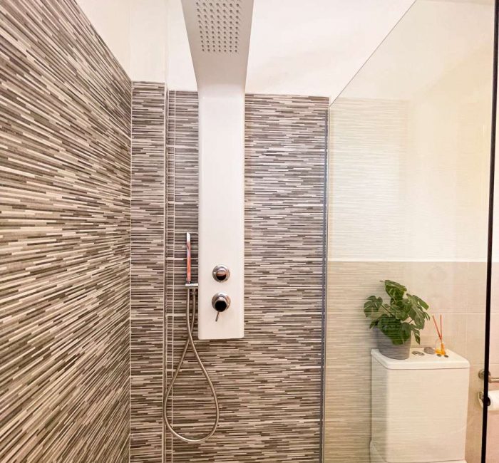 bathroom in villa to rent lanzarote